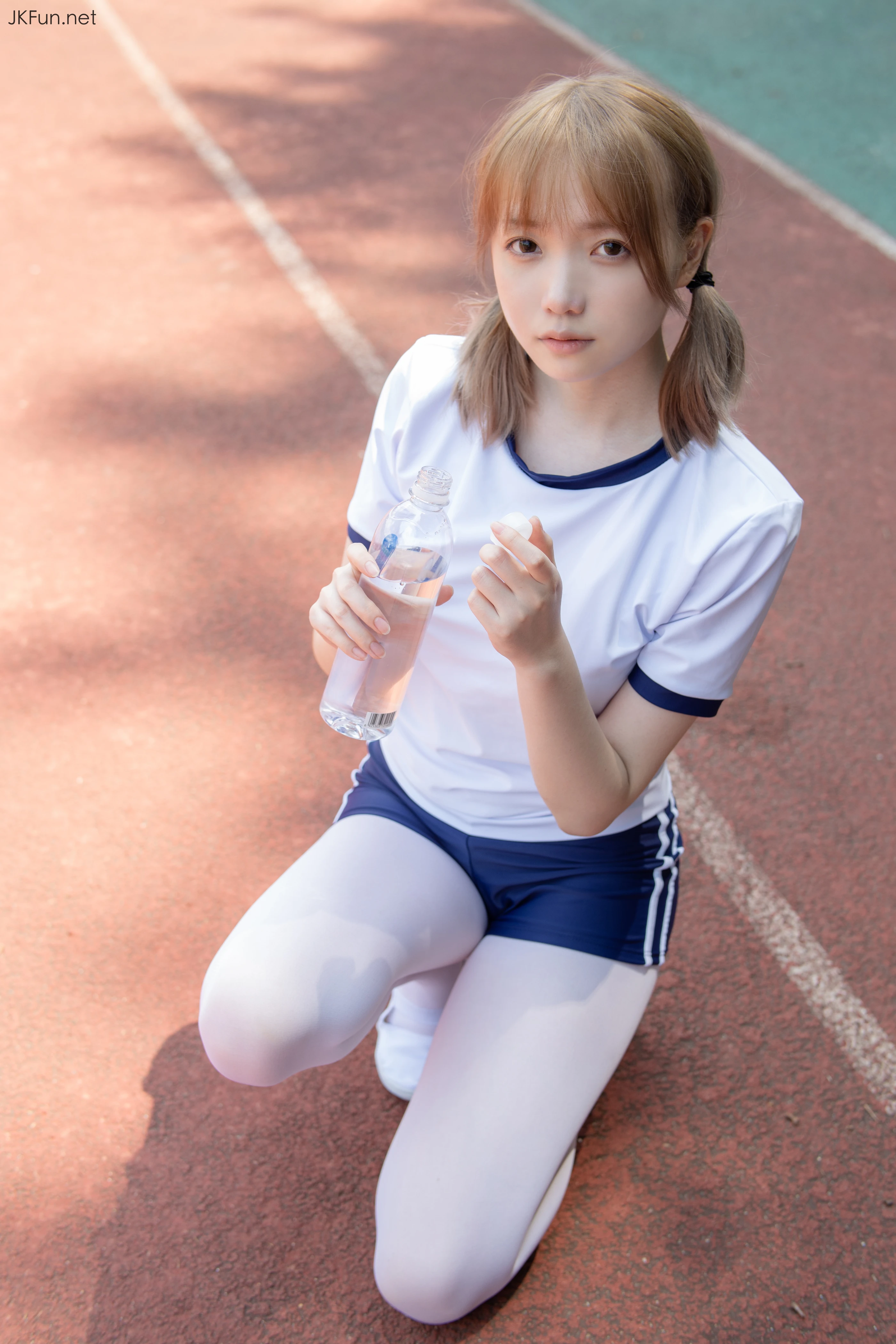 森萝财团 [JKFUN-019] 80D白丝外景体操服 Aika [107P 1V]插图2